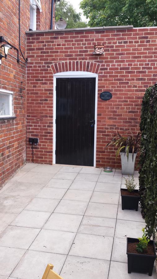 The Cabin Saracens Head Chapel St. Leonards Exterior foto