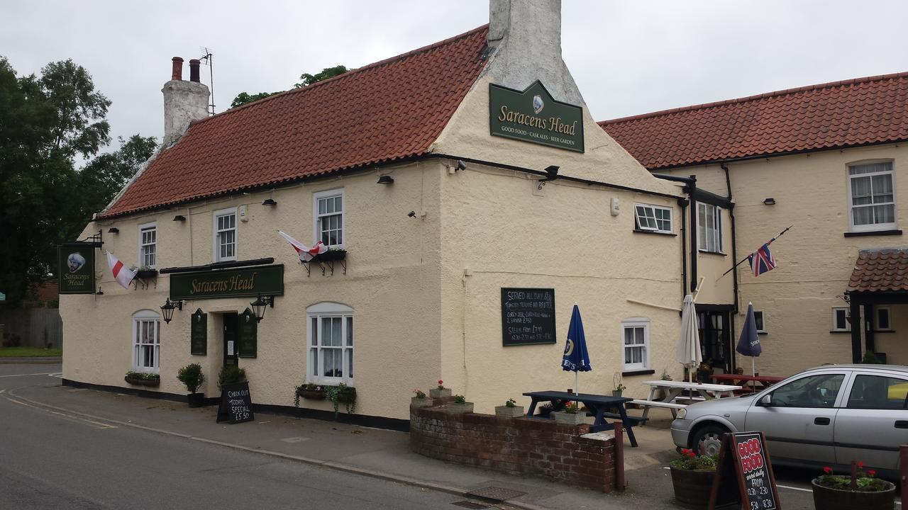 The Cabin Saracens Head Chapel St. Leonards Exterior foto